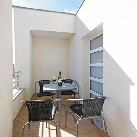 Apartment 3 Laura By Interhome *