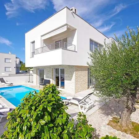 3 Laura By Interhome Apartment *