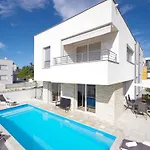 3 Laura By Interhome Apartman Privlaka