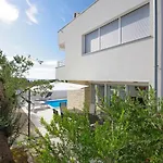 3 Laura By Interhome *
