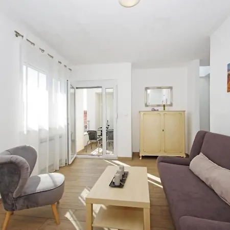 Apartman 3 Laura By Interhome *
