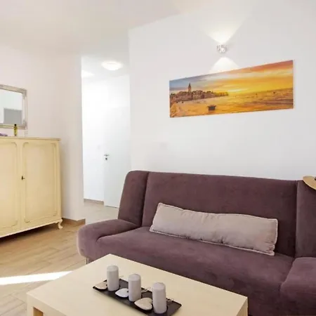 3 Laura By Interhome *