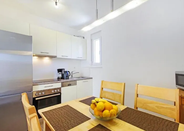 3 Laura By Interhome *